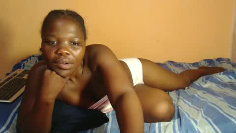 Snapshot of uniquebony chatting on 02.09.25 UNIQUEBONY online show from 02.09.25