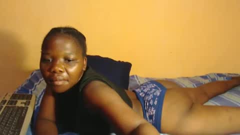 Snapshot of uniquebony chatting on 02.09.25 UNIQUEBONY online show from 02.09.25