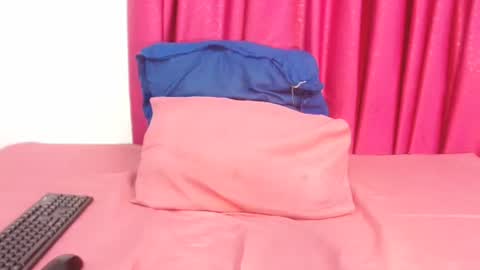 Snapshot of uniquebony chatting on 09.09.25 UNIQUEBONY online show from 09.09.25