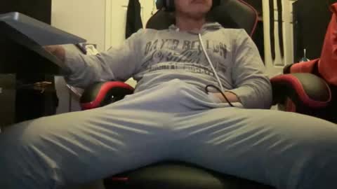 Snapshot of unlobitooenwallstreet chatting on 12.27.24 unlobitooenwallstreet online show from 12.27.24