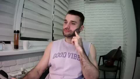 Snapshot of unnknow2024 chatting on 04.08.26 SlavaVibes online show from 04.08.26