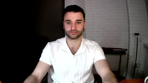 Snapshot of unnknow2024 chatting on 04.23.26 SlavaVibes online show from 04.23.26