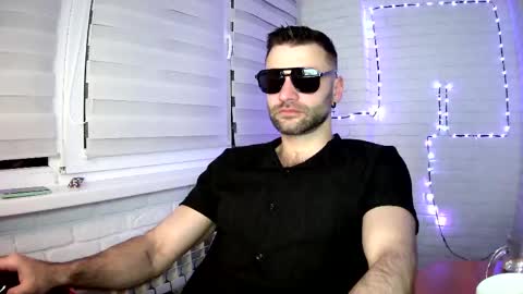Snapshot of unnknow2024 chatting on 04.25.26 SlavaVibes online show from 04.25.26