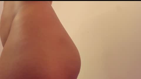 Snapshot of unu_nai chatting on 12.30.24 new INSTA   online show from 12.30.24