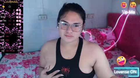 Snapshot of ur_baby_rebbecca chatting on 12.13.24 SINGLE online show from 12.13.24