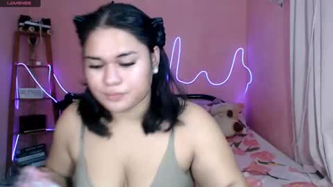 Snapshot of ur_baby_rebbecca chatting on 06.29.26 SINGLE online show from 06.29.26