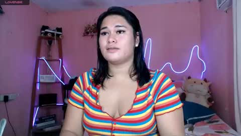 Snapshot of ur_baby_rebbecca chatting on 07.01.26 SINGLE online show from 07.01.26