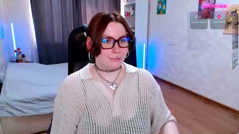 Snapshot of ur_geekgirl chatting on 07.12.26 ur_geekgirl online show from 07.12.26