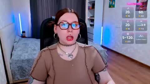 Snapshot of ur_geekgirl chatting on 07.21.26 ur_geekgirl online show from 07.21.26
