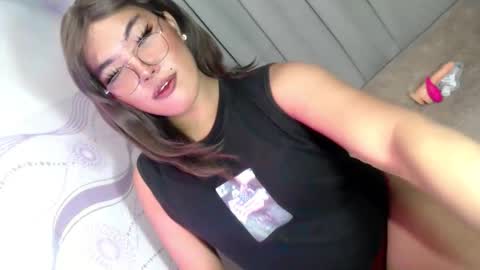 Snapshot of ur_krissyxxx chatting on 05.06.26 kriss online show from 05.06.26