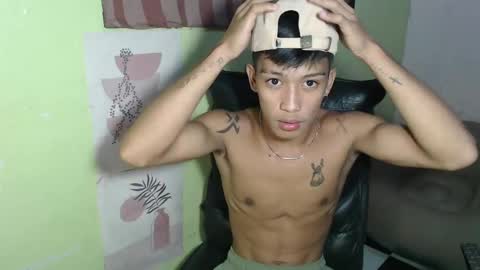 Snapshot of ur_raffy chatting on 02.16.25 ur_raffy online show from 02.16.25