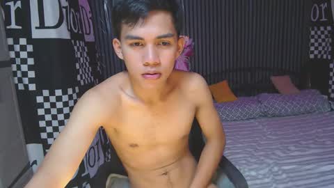 ur_shan21 online show from 04.18.26