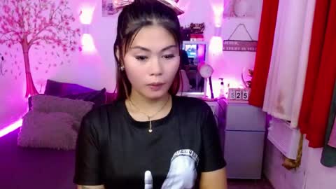 Snapshot of ur_ultimatedreamgirlxoxo chatting on 07.24.26 HelloIm Girly online show from 07.24.26