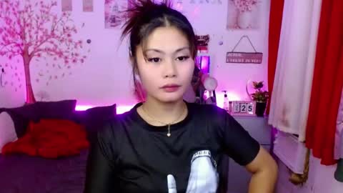 Snapshot of ur_ultimatedreamgirlxoxo chatting on 07.25.26 HelloIm Girly online show from 07.25.26