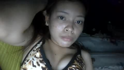 Snapshot of urasian_baby143 chatting on 07.29.26 Muwaa online show from 07.29.26