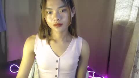 Snapshot of urasian_crisa chatting on 09.22.25 urasian_crisa online show from 09.22.25