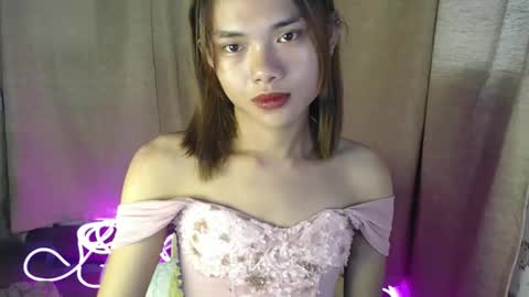 Snapshot of urasian_crisa chatting on 09.23.25 urasian_crisa online show from 09.23.25
