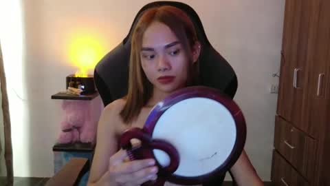 Snapshot of urasian_crisa chatting on 10.20.25 urasian_crisa online show from 10.20.25