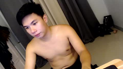 Snapshot of urasian_hardcockxx chatting on 12.06.24 milly online show from 12.06.24