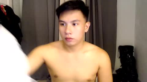 Snapshot of urasian_hardcockxx chatting on 01.07.25 milly online show from 01.07.25