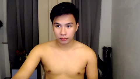 Snapshot of urasian_hardcockxx chatting on 01.25.25 milly online show from 01.25.25