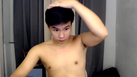 Snapshot of urasian_hardcockxx chatting on 02.06.25 milly online show from 02.06.25