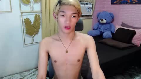 Snapshot of urasian_john20 chatting on 05.18.26 urasian_john20 online show from 05.18.26