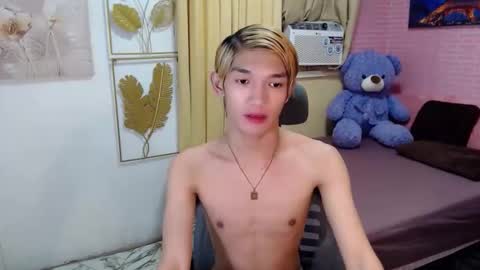 Snapshot of urasian_john20 chatting on 05.27.26 urasian_john20 online show from 05.27.26