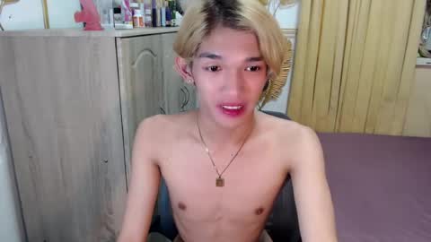 Snapshot of urasian_john20 chatting on 06.16.26 urasian_john20 online show from 06.16.26