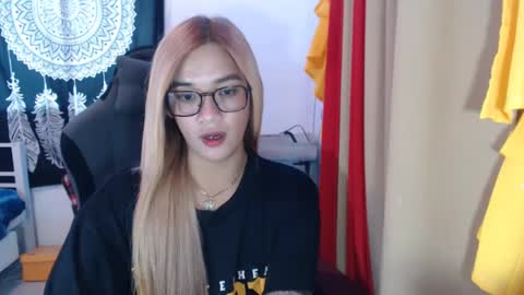 Snapshot of urasiandreamgirlxxx chatting on 12.08.24 jess online show from 12.08.24