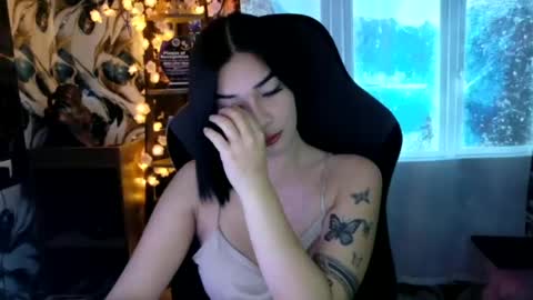 Snapshot of urasiandreamgirlxxx chatting on 06.20.26 jess online show from 06.20.26