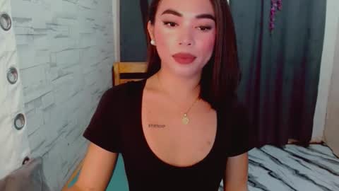 Snapshot of urasiangirl01 chatting on 02.05.26 yesha online show from 02.05.26