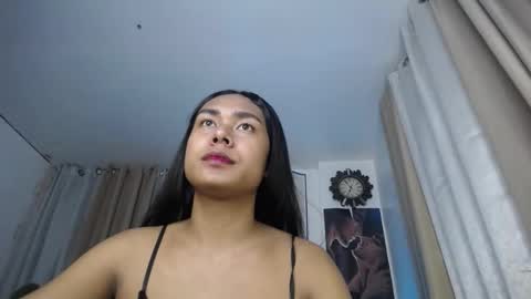 Snapshot of urasians_cummer chatting on 02.24.25 Pau online show from 02.24.25