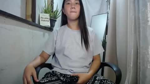 Snapshot of urasiantserika chatting on 01.22.25 Erika online show from 01.22.25