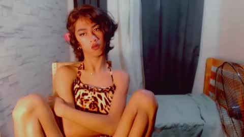 urasianyana online show from 04.10.26