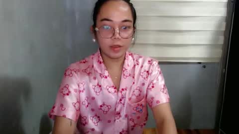 Snapshot of urbabydollx16 chatting on 05.17.26 urbabydollx16 online show from 05.17.26