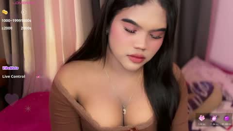 Snapshot of urbabysofia0305 chatting on 06.24.26 Sofia online show from 06.24.26