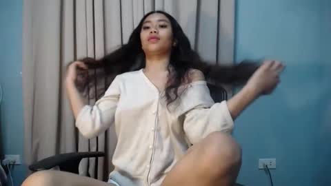 Snapshot of urbbgurl_lynxx chatting on 09.14.25 Urbbgurl lynxx online show from 09.14.25