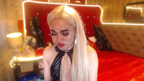 Snapshot of urcumgirlasiants chatting on 01.16.25 KENDALL online show from 01.16.25