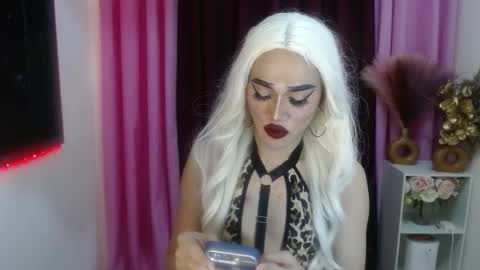 Snapshot of urcumgirlasiants chatting on 09.26.25 KENDALL online show from 09.26.25