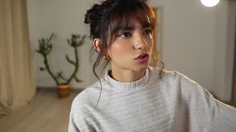 Linda Restrepo online show from 01.05.25