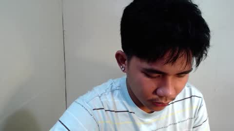 Snapshot of urcutie_asianboy chatting on 09.12.25 KEN online show from 09.12.25