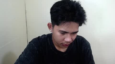 Snapshot of urcutie_asianboy chatting on 10.06.25 KEN online show from 10.06.25