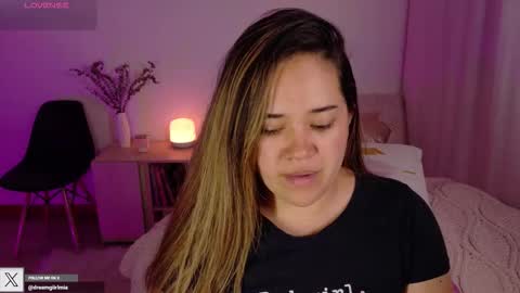 Snapshot of urdreamgiirl chatting on 11.20.25 Mia Miller online show from 11.20.25