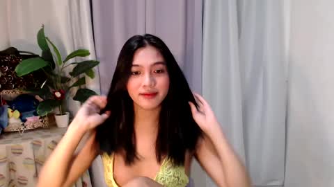 Snapshot of urdreamgirl_ chatting on 01.20.25 Trixie online show from 01.20.25