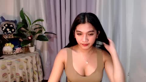 Snapshot of urdreamgirl_ chatting on 02.22.25 Trixie online show from 02.22.25