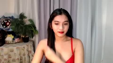Snapshot of urdreamgirl_ chatting on 03.06.25 Trixie online show from 03.06.25