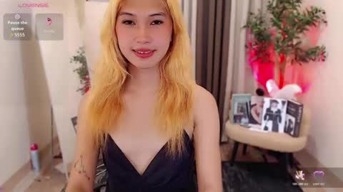 Snapshot of urdreamgirl_mika27 chatting on 07.30.26 MIKA online show from 07.30.26