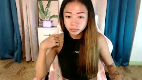 Snapshot of urfantacyjamaica chatting on 01.28.25 ayumi reacher online show from 01.28.25