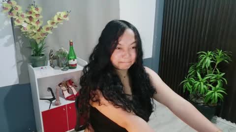 Scarlet online show from 12.15.25